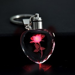 Fleur rose dans le coeur de cristal - LED - porte-clés