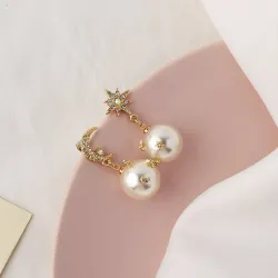 Star Moon Design Earrings - Drop StyleOorbellen