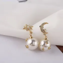 Star Moon Design Earrings - Drop StyleOorbellen