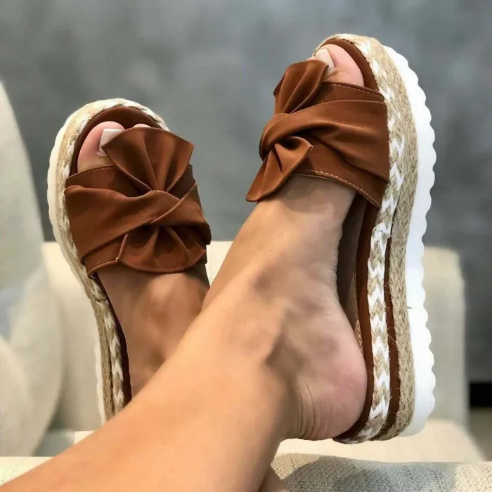 Summer sandals - flip flops with bowknotSandals