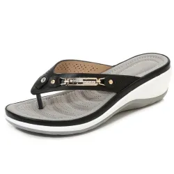 Elegante zomersandalen - teenslippers - decoratie van metaal en kristallen - comfortabelSandalen