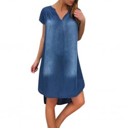 Denim jurk met korte mouwen - V-hals - los modelJurken