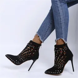 Suède pumps met studs - hoge hakken met een ritssluiting aan de achterkantHoge hakken