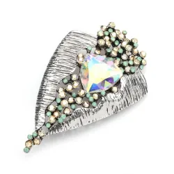 Vintage geometric brooch - with crystalsBrooches
