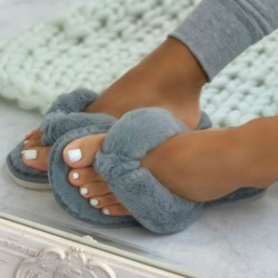 Warm fluffy indoor slippers for women - soft - furry - cozy