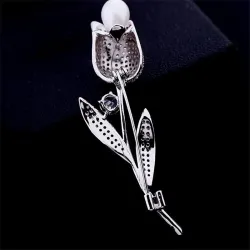Luxe witte kristallen broche met roos / parelBroches
