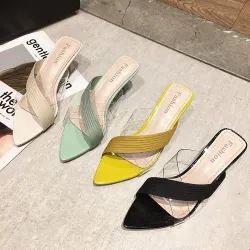 Sexy sandalen met kleine hak - transparante bandjes / bloemen / parels - puntige neusSandalen