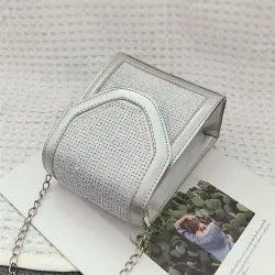 Modieuze kleine schoudertas - met strass-steentjes / kettingriemTassen