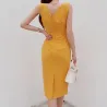 Robe jaune élégante - avec col V / fente dos / sans manches