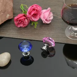 Boutons de meubles élégants - forme de diamant en verre