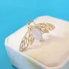 Broche en or à la mode - avec abeille perlée et cristaux