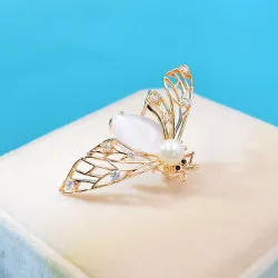 Broche en or à la mode - avec abeille perlée et cristaux