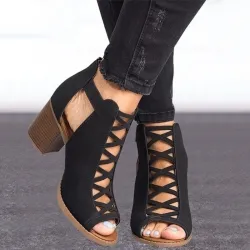 Chaussures évidées à la mode - sandales à la cheville - talon épais