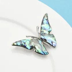 Broche papillon coquillage naturel