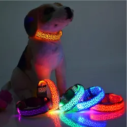 LED hondenhalsband - veiligheidsnachtwandeling - kleurrijke luipaardprintHalsbanden en Lijnen
