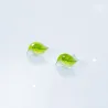 Oorknopjes met kleine groene bladeren - verzilverdOorbellen