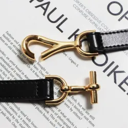 Ceinture fine en cuir - boucle libre dorée