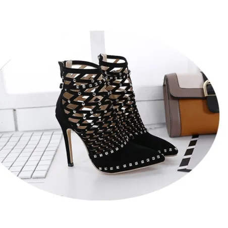 Bottines à talons hauts - design découpé - avec rivets / fermeture éclair