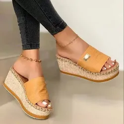 Sandales à plateforme haute à la mode - tongs