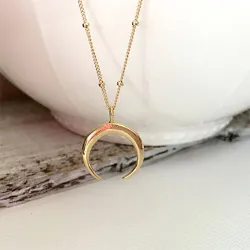 Pendentif croissant de lune - avec collier