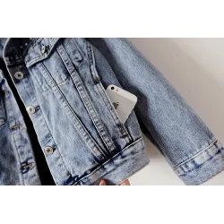 Veste courte en jean - avec perles décoratives