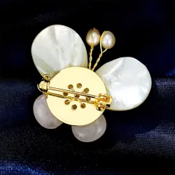 Papillon en nacre - avec cristaux / perles