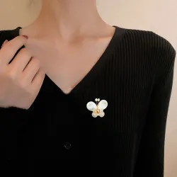 Papillon en nacre - avec cristaux / perles