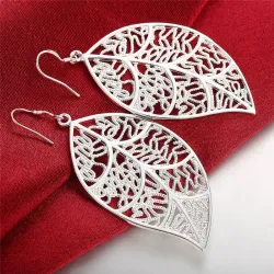 Boucles d'oreilles en argent en forme de feuille