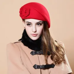 Béret en laine à la mode - avec fleur