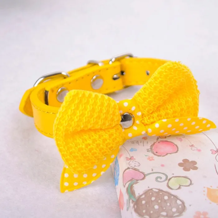 Collier en cuir avec nœud papillon tricoté - pour chiens / chats