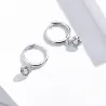 Oorringen met rond wit kristal - 925 sterling zilverOorbellen