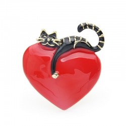 Coeur rouge avec chat paresseux - broche en émail