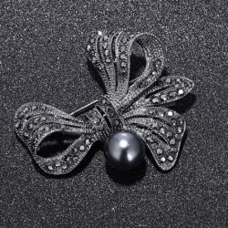 Broche fleur en cristal - avec perle noire