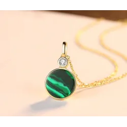 Vergulde ketting - met ronde groene malachiet hanger - 925 sterling zilverHalskettingen
