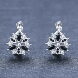 Boucles d'oreilles élégantes en argent - avec fleur en cristal blanc/noir