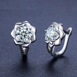 Boucles d'oreilles élégantes en argent - avec fleur en cristal