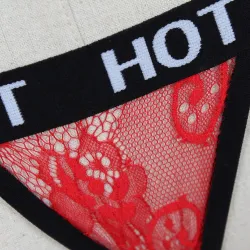 Sexy kanten strings - met dik rubber - "Hot Artist" opschriftLingerie