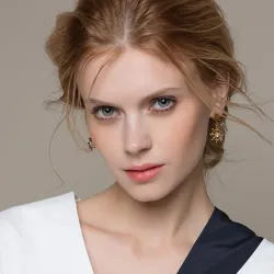 Hollow Rudder Design Drop EarringsOorbellen