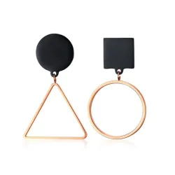 Boucles d'oreilles géométriques asymétriques