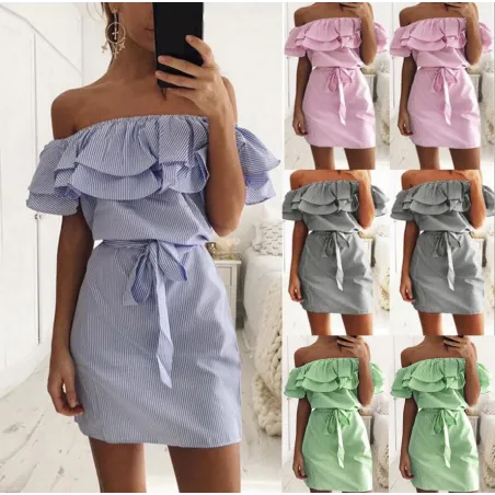 Des épaules bandoulière rayée mini robe