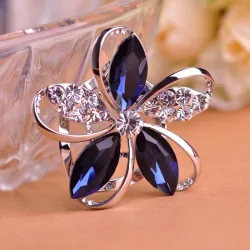 Broche fleur de cristal