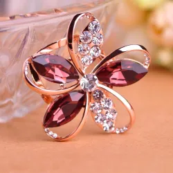 Broche fleur de cristal