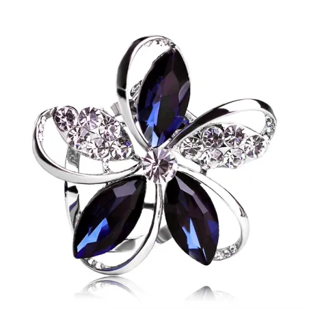 Broche fleur de cristal