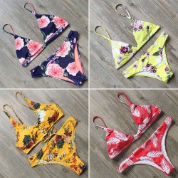 Floral swimwear - bikini set with push upBadkleding