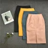 Jupe midi en cuir élégant