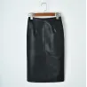 Jupe midi en cuir élégant