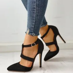 Elegante pumps met hoge hak en gespHoge hakken
