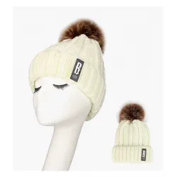 Chapeau de laine d'hiver chaud avec pom pom pom