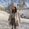 Modieuze wollen winterjas met bontkraagJassen