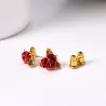 Gold stud earrings with red roseOorbellen